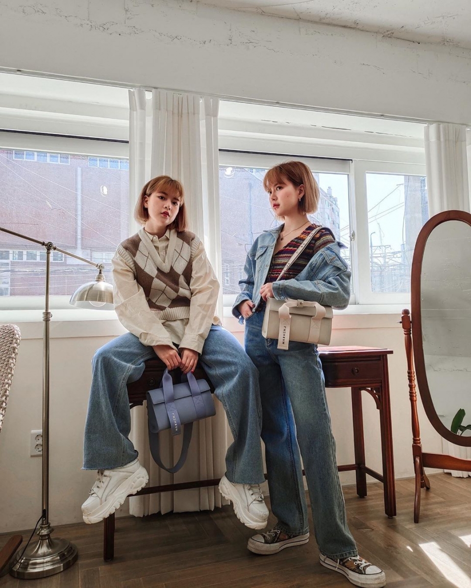 Diện áo khoác jean nữ với những trang phục nào để trông thời thượng-Thời trang nữ